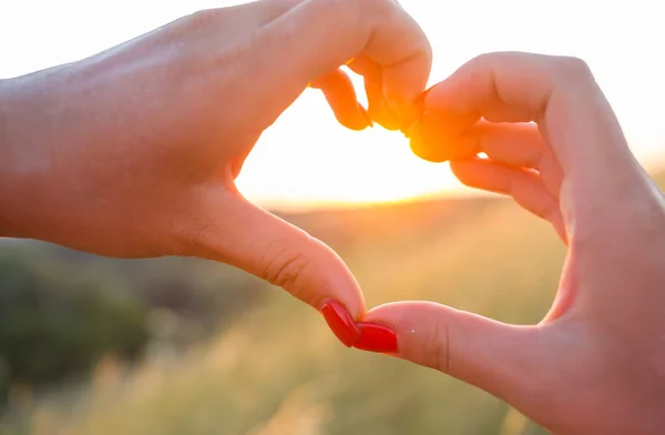 Female Hands Form Heart Sunset — Stock Photo, Image