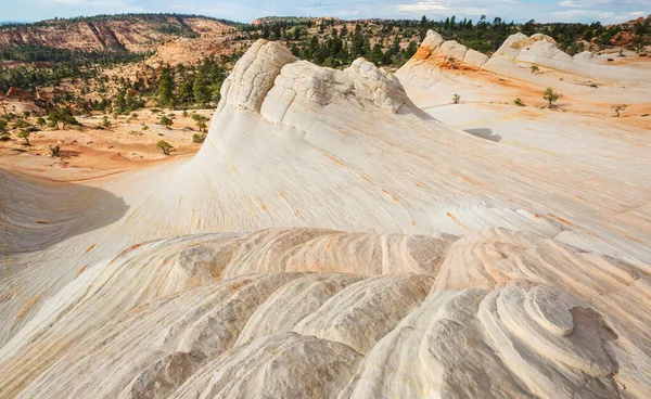 Utah, ABD 'de kumtaşı oluşumları. Güzel Alışılmadık manzaralar.