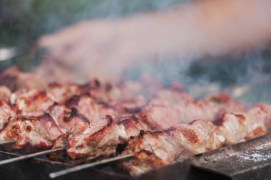 Barbekü Clos-up çekim, açık ateşte açık havada pişmiş.