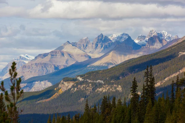 Vacker Höstsäsong Kanadensiska Berg Fall Bakgrund — Stockfoto
