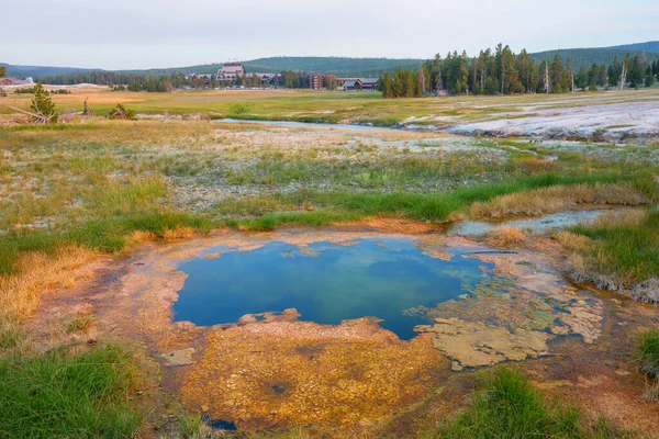 Inspirerende Naturlig Baggrund Pooler Gejsere Felter Yellowstone National Park Usa - Stock-foto