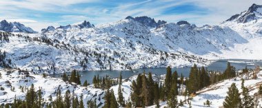 Kaliforniya 'daki Sierra Nevada dağları, ABD