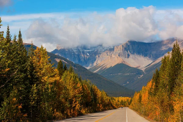 Kanada Dağlarında Güzel Bir Sonbahar Mevsimi Sonbahar Arkaplanı — Stok fotoğraf