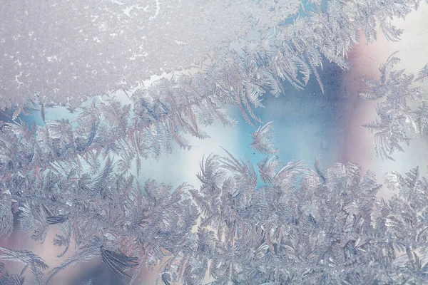 Fenster Eingefroren Kristalle Auf Einem Gefrorenen Fenster Weihnachtlicher Hintergrund — Stockfoto