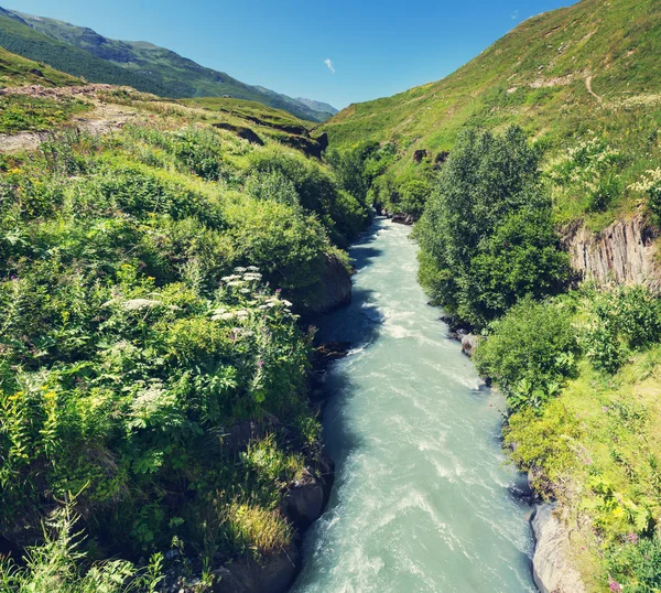 Fiume in montagna — Foto Stock