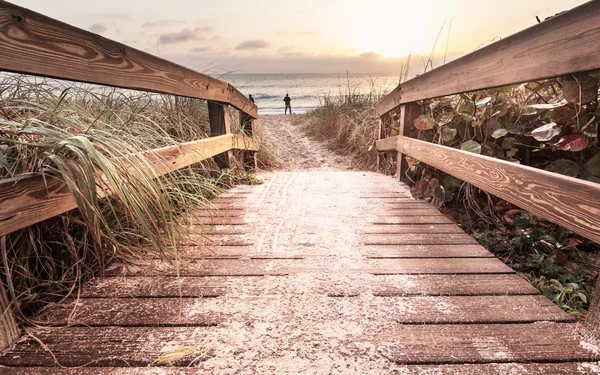 Boardwalk on  beach — Stock Photo, Image