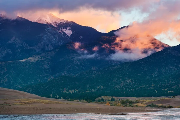 Rocky mountains — Stock Photo, Image