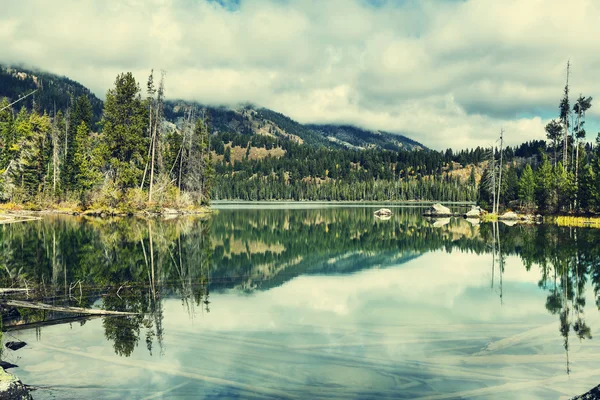 Montañas lago — Foto de Stock