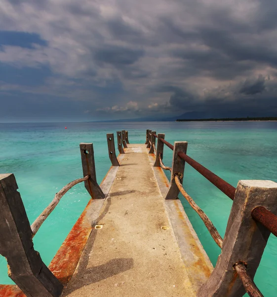 Boardwalk on beach — Stock Photo, Image