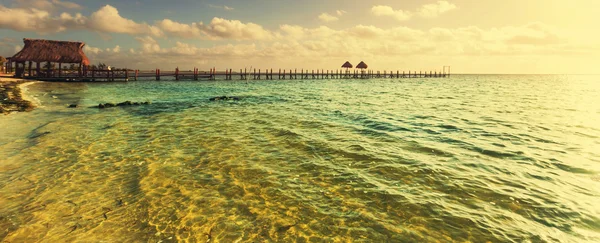 Passerella sulla spiaggia — Foto Stock