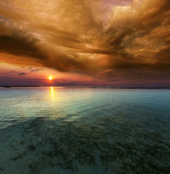 Sonnenuntergang am Meer — Stockfoto