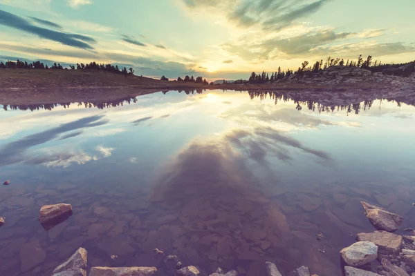 Lago al atardecer —  Fotos de Stock