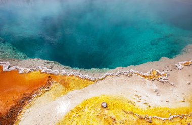 Yellowstone Parkı mavi kaplıca