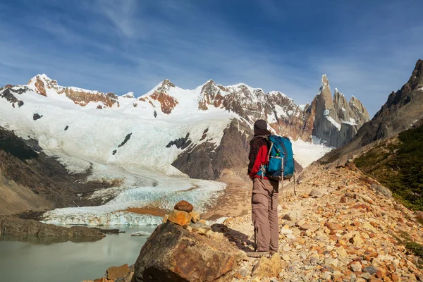 Muž turista v Patagonii — Stock fotografie
