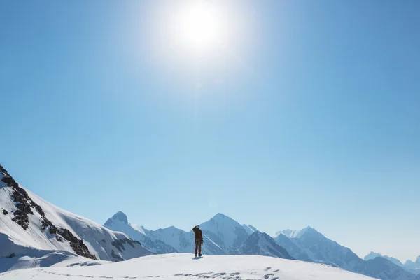 Uzun yürüyüşe çıkan kimse tırmanma Buzulu — Stok fotoğraf