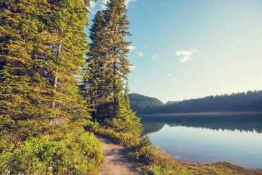 rocky Dağları'nda Gölü