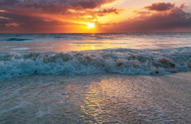 güzel deniz günbatımı