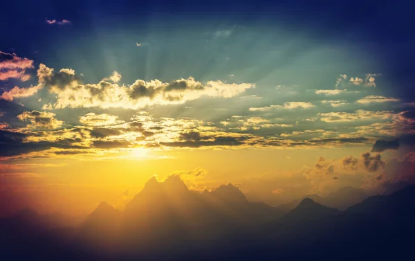 Beautiful mountains sunset — Stock Photo, Image