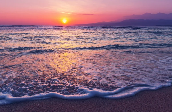Zachód słońca z pięknym widokiem na morze — Zdjęcie stockowe