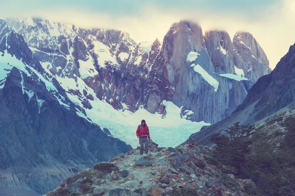 Homme randonneur en Patagonie — Photo