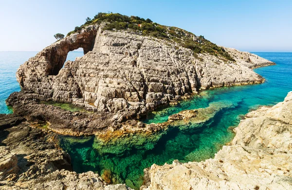 Zakynthos beautiful rocky coast — Stock Photo, Image