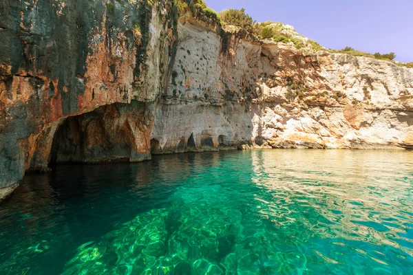 Pięknym skalistym wybrzeżu Zakynthos — Zdjęcie stockowe