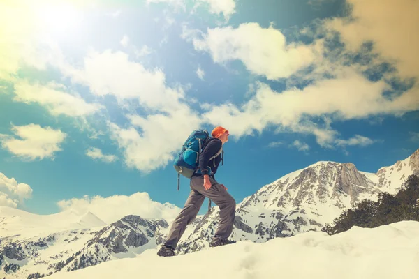 Man hiking on Olympus — Stock Photo, Image