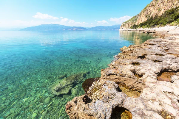 Yunanistan kayalık sahil şeridi — Stok fotoğraf