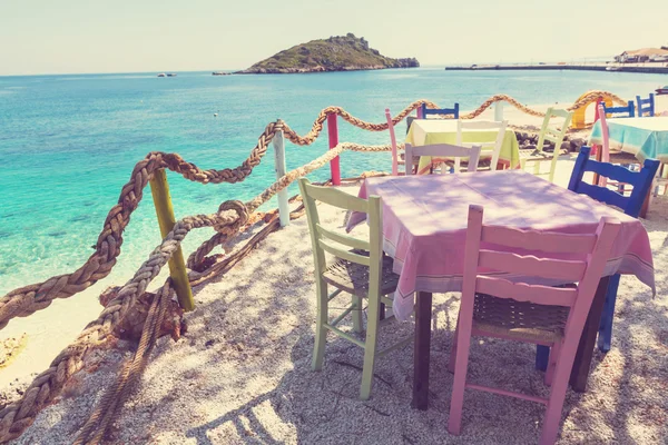 Restaurace na pobřeží Řecka — Stock fotografie