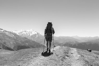 backpacker dağlarında seyahat