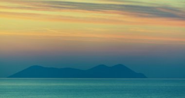 Yunanistan kıyısında güzel gün batımı