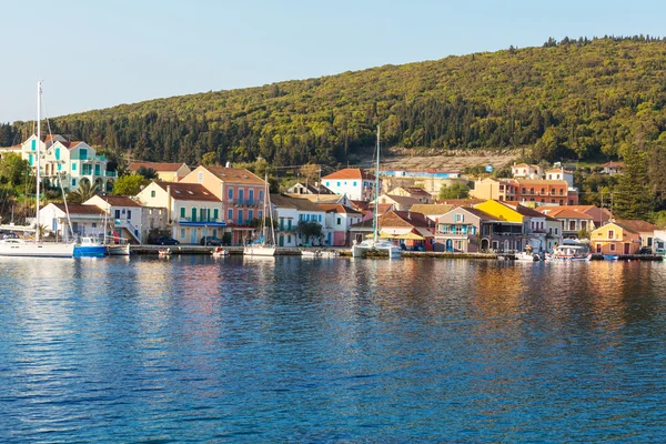 Yunanistan kasaba denizde — Stok fotoğraf