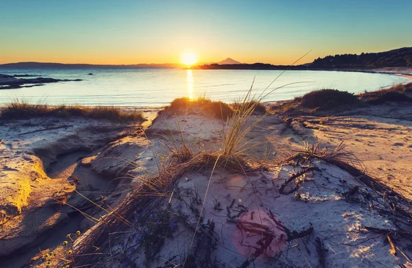 Puesta de sol en la costa de Grecia —  Fotos de Stock