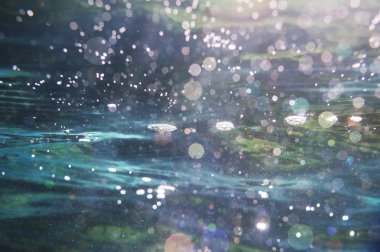 su sıçrama yakın çekim