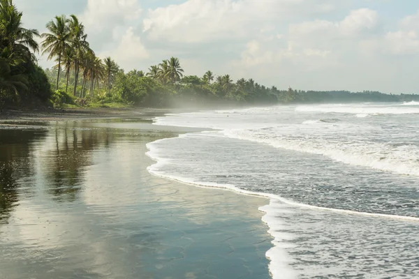 Serenity tropical beach — Stock Photo, Image