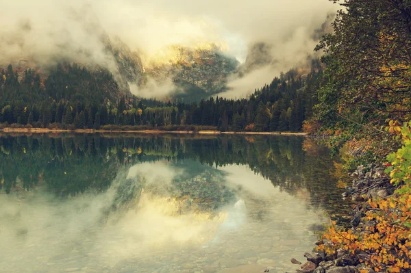 Herbstsee in Amerika — Stockfoto