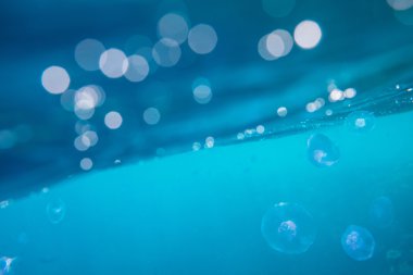 Deniz suyu mavi dalga