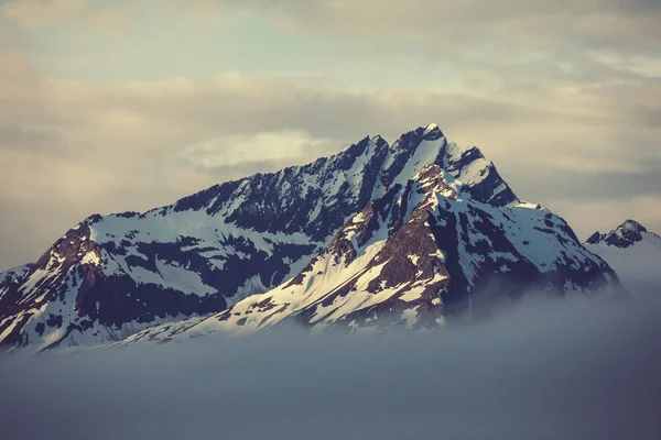 Pitoresco pico de montanha — Fotografia de Stock