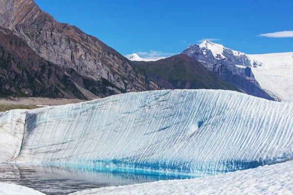 Lago na geleira de Kennecott — Fotografia de Stock