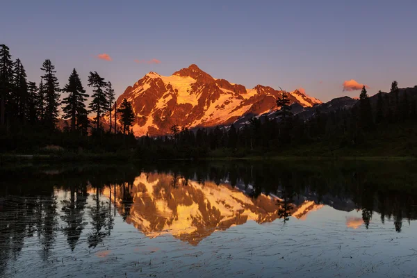 山 Shuksan 近く画像湖 — ストック写真