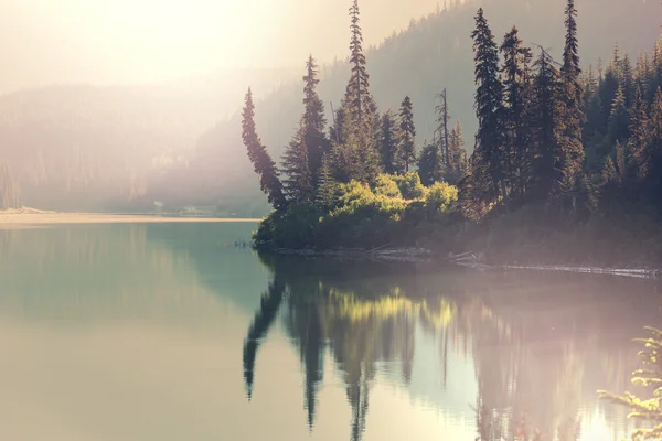 Lago di serenità nella tundra — Foto Stock