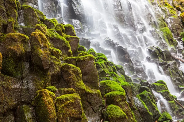 Красивый водопад Рамона — стоковое фото