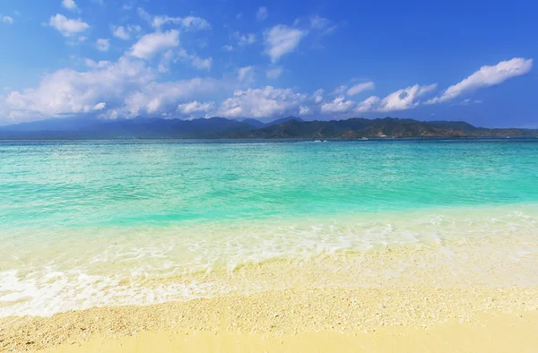 Tropikalnej plaży w gili — Zdjęcie stockowe