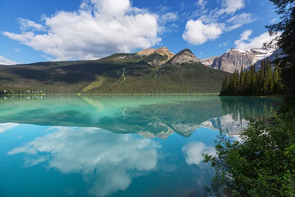 Serenità Lago di Smeraldo — Foto Stock