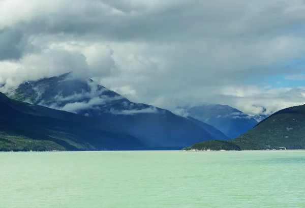 Lac de sérénité au Canada . — Photo