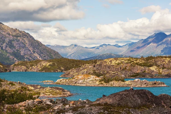 Vacker lugn sjö — Stockfoto