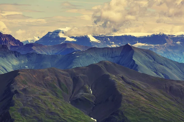 风景如画的群山在阿拉斯加 — 图库照片