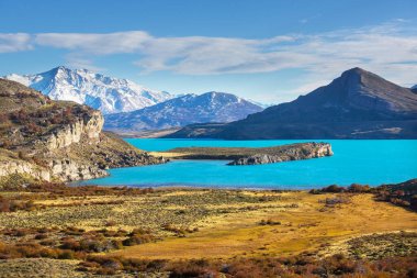 Perito Moreno Ulusal Parkı, Arjantin, Güney Amerika. Güzel renkli sonbahar mevsimi.