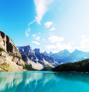 Banff Ulusal Parkı 'ndaki Moraine Gölü