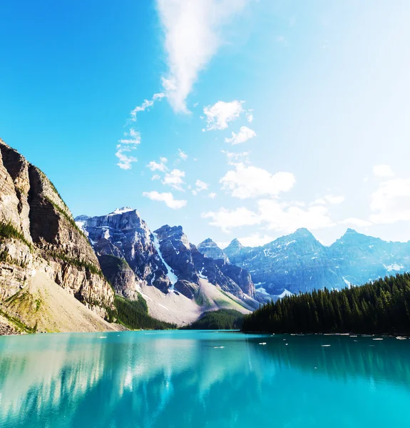 Lago Moraine em Banff National Park — Fotografia de Stock